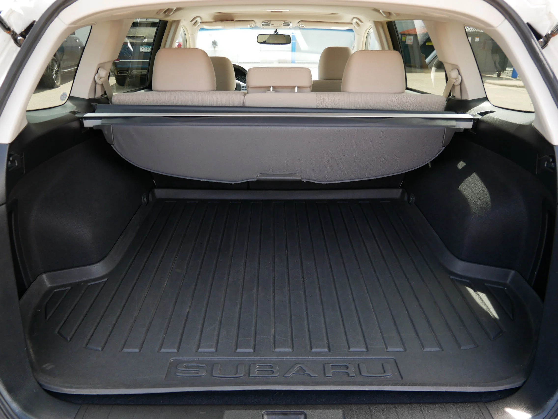 Used 2013 Satin White Pearl Subaru 2.5i Premium image 18