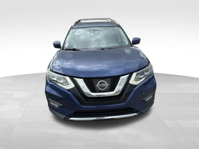Used 2017 Blue Nissan SL image 9