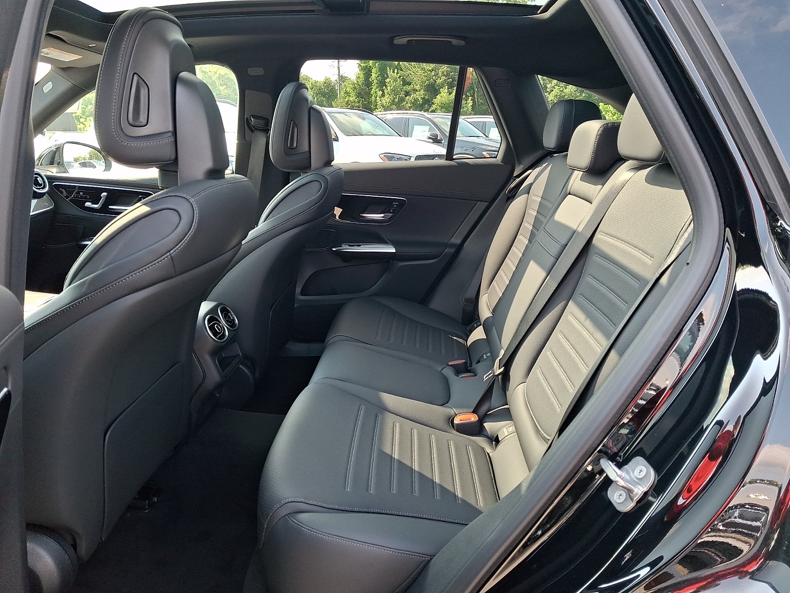 New 2026 Black Mercedes-Benz GLC 300 image 6