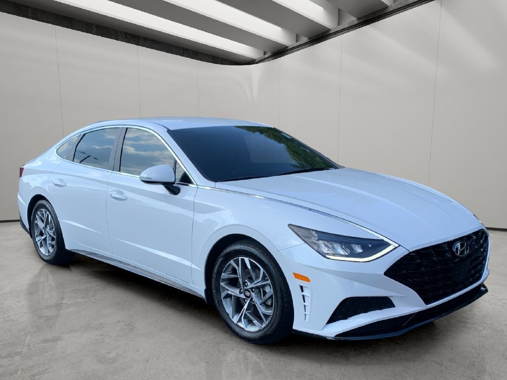 Used 2023 Serenity White Hyundai SEL image 7