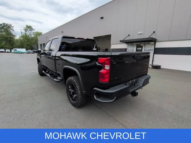 Used 2021 BLACK Chevrolet LT image 3