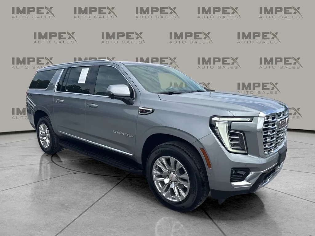 Used 2025 Silver GMC Denali image 7