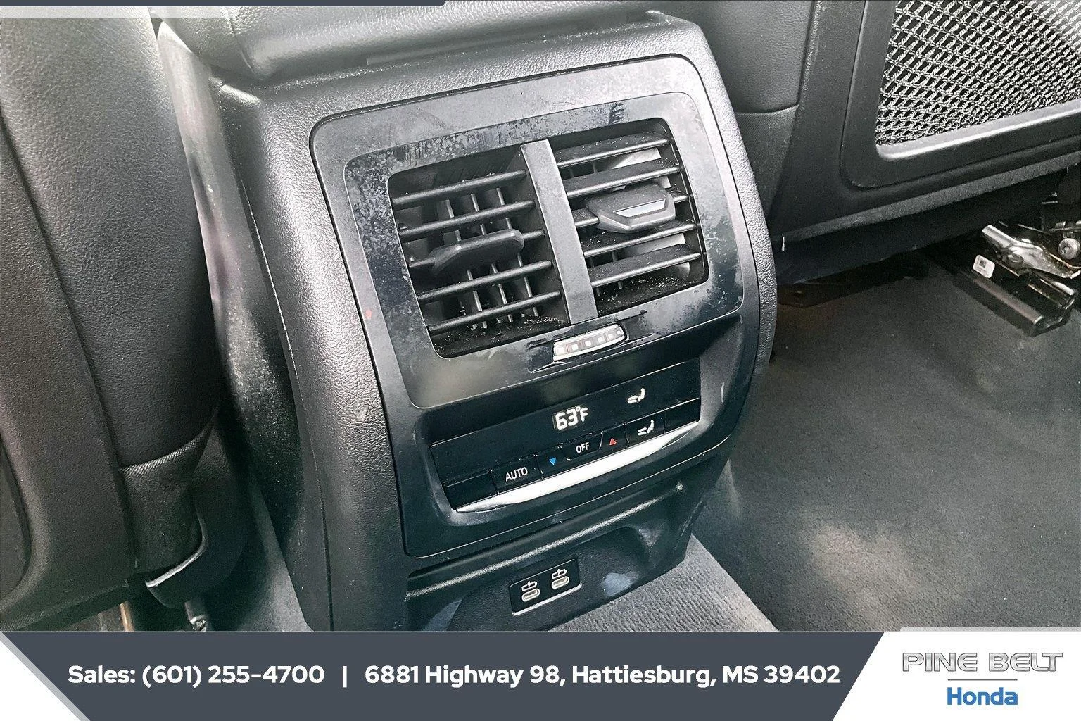 Used 2024 Phytonic Blue Metallic BMW sDrive30i image 25