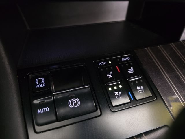 Used 2017 Silver Lexus 450h image 21