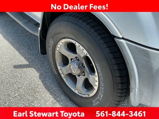 Used 2004 Silver Nissan SE image 47