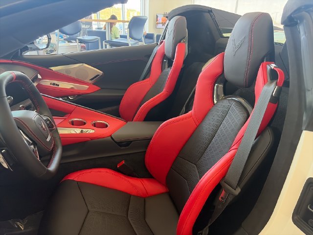 2027 Chevrolet Corvette 3LT - Photo 13