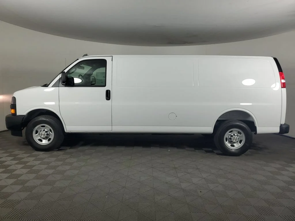 2025 Chevrolet Express Cargo Work Van - Photo 7