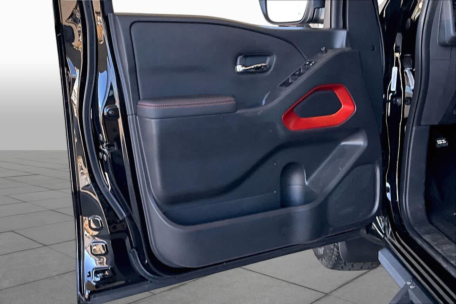 Used 2022 Super Black Nissan PRO-X image 21