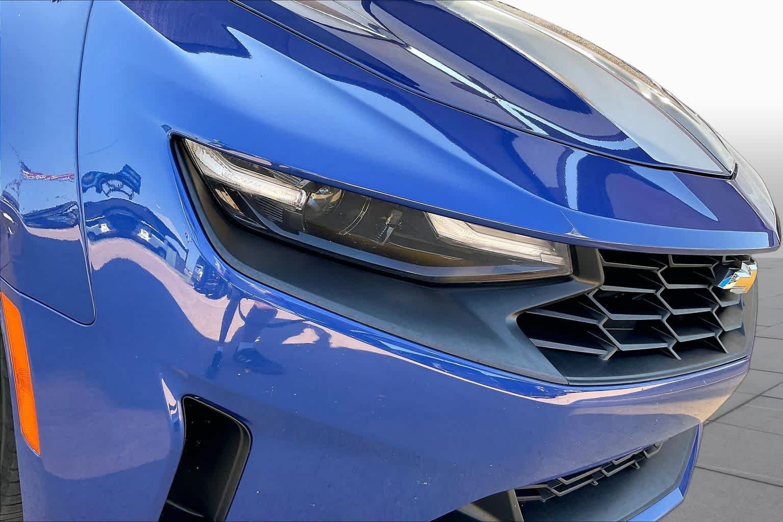 Used 2020 RIVERSIDE BLUE METALLIC Chevrolet 1LT image 26