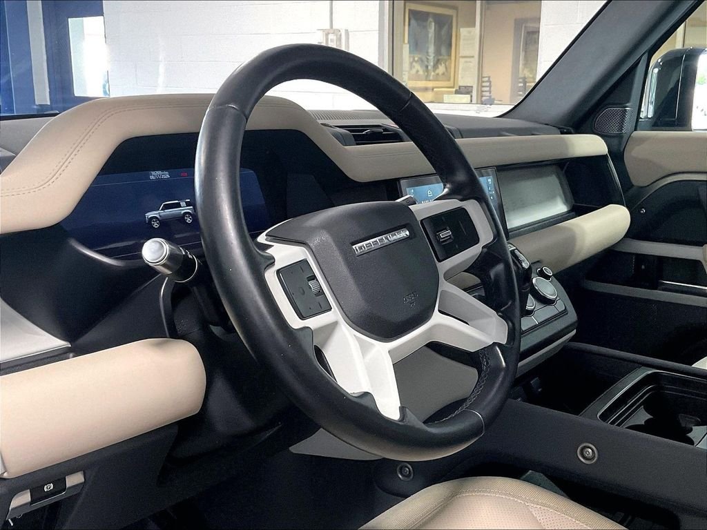 Used 2020 Green Land Rover SE image 8