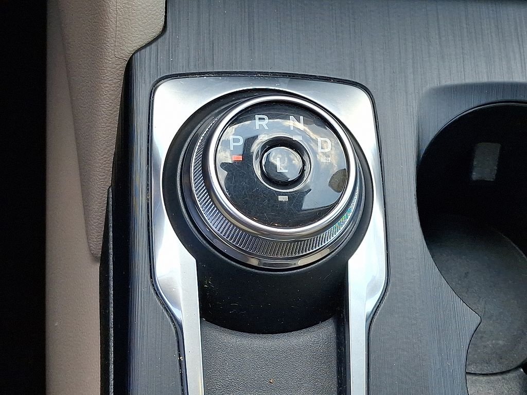 Used 2022 Gray Ford SE image 15