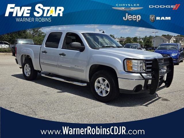 Used 2013 Silver GMC SLE image 1