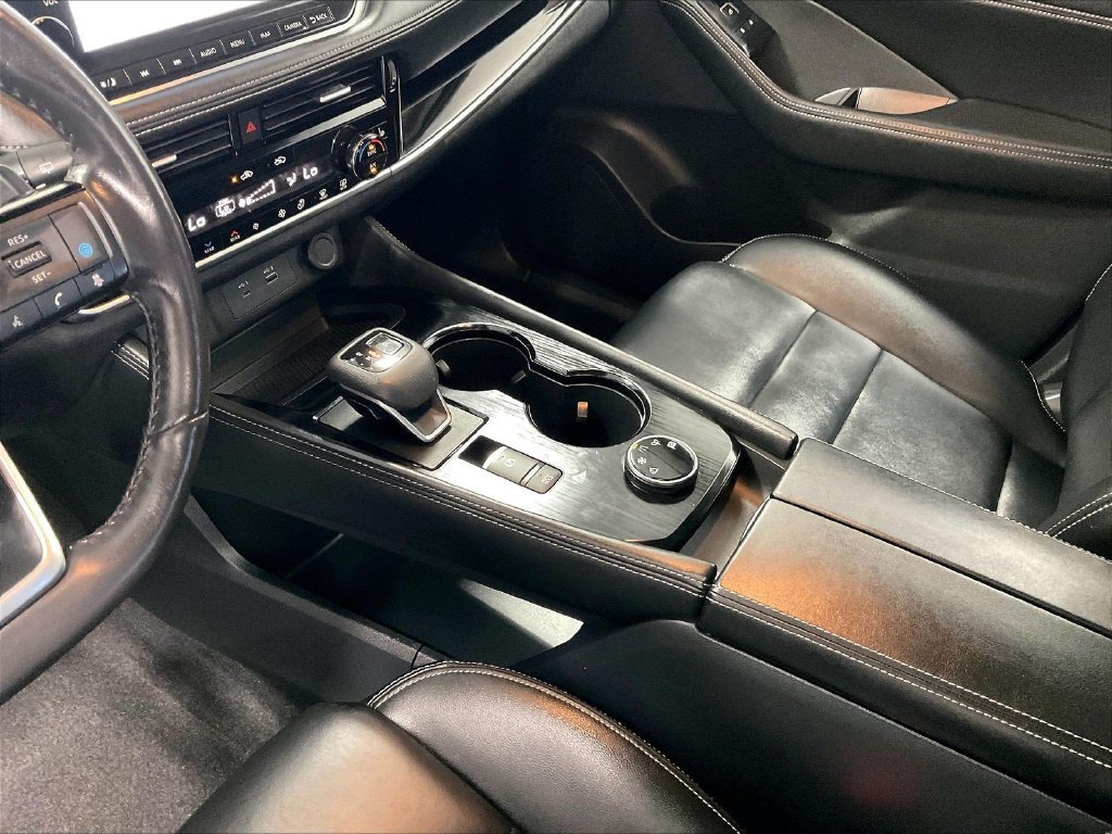 Used 2023 Red Nissan SL image 21