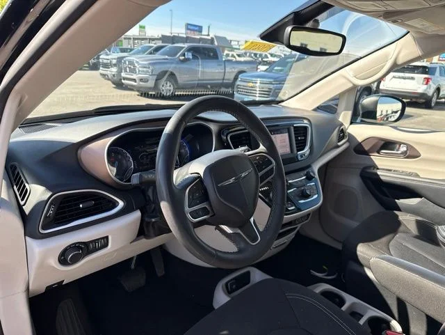 Used 2023 Black Chrysler LX image 10