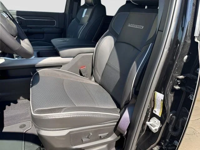 New 2026 Diamond Black Crystal Pearl-Coat Exterior Paint RAM Laramie image 14
