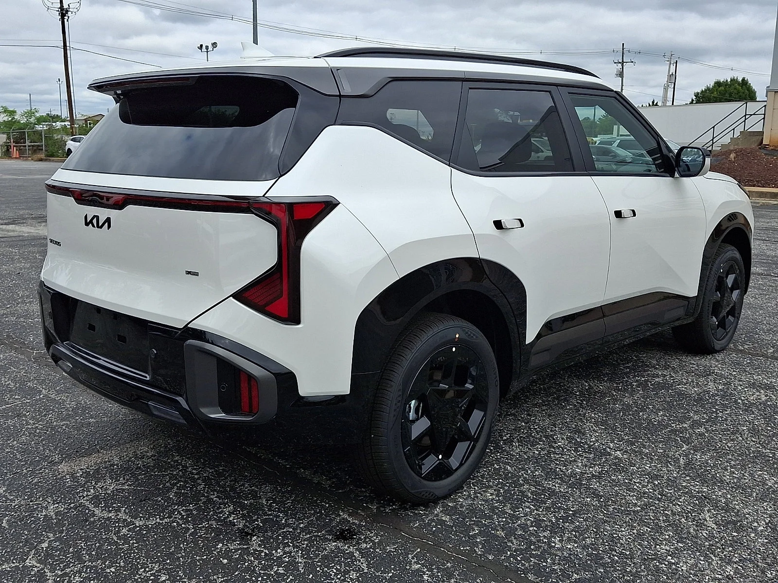 New 2027 White Kia X-Line S image 7