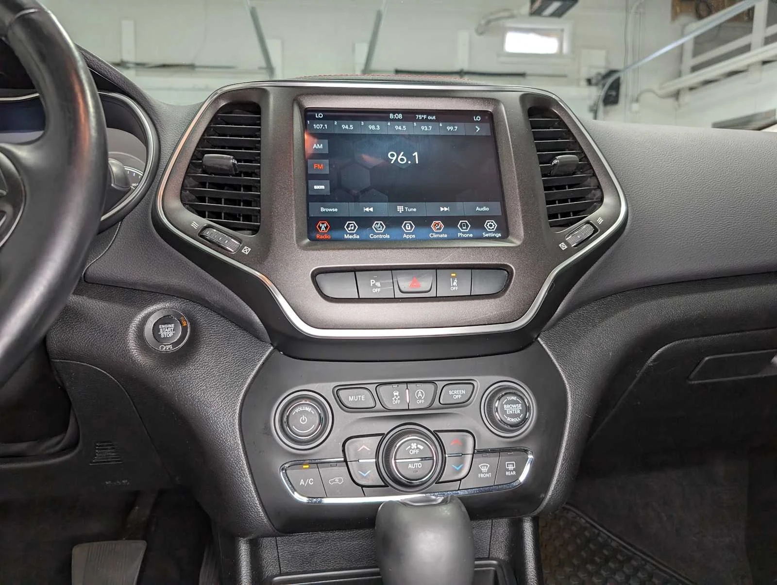 Used 2021 Billet Silver Metallic Clearcoat Jeep Trailhawk image 33