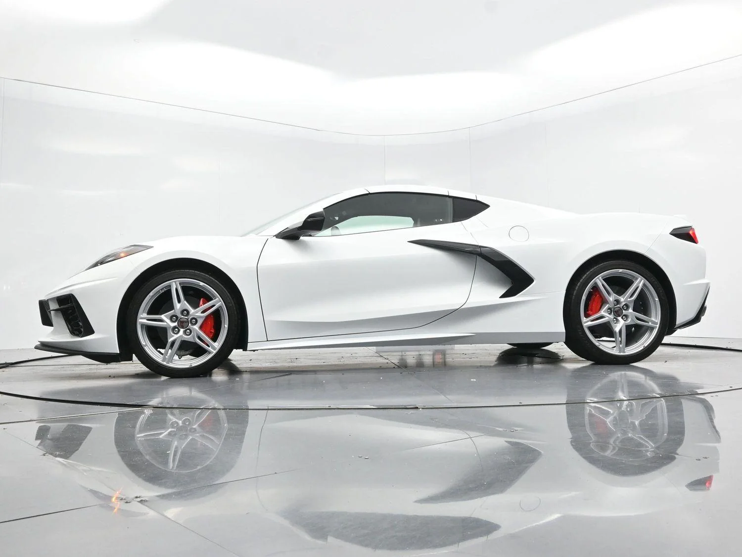 Used 2024 Arctic White Chevrolet 1LT image 42