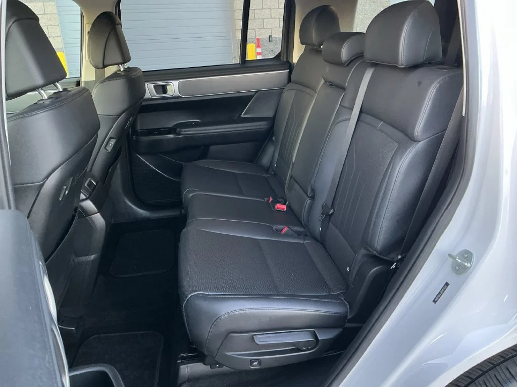 Used 2024 White Hyundai SEL image 28