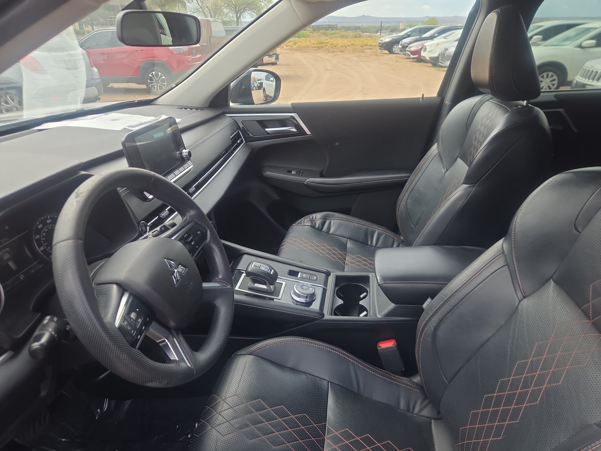 Used 2022 Labrador Black Pearl Mitsubishi ES image 11