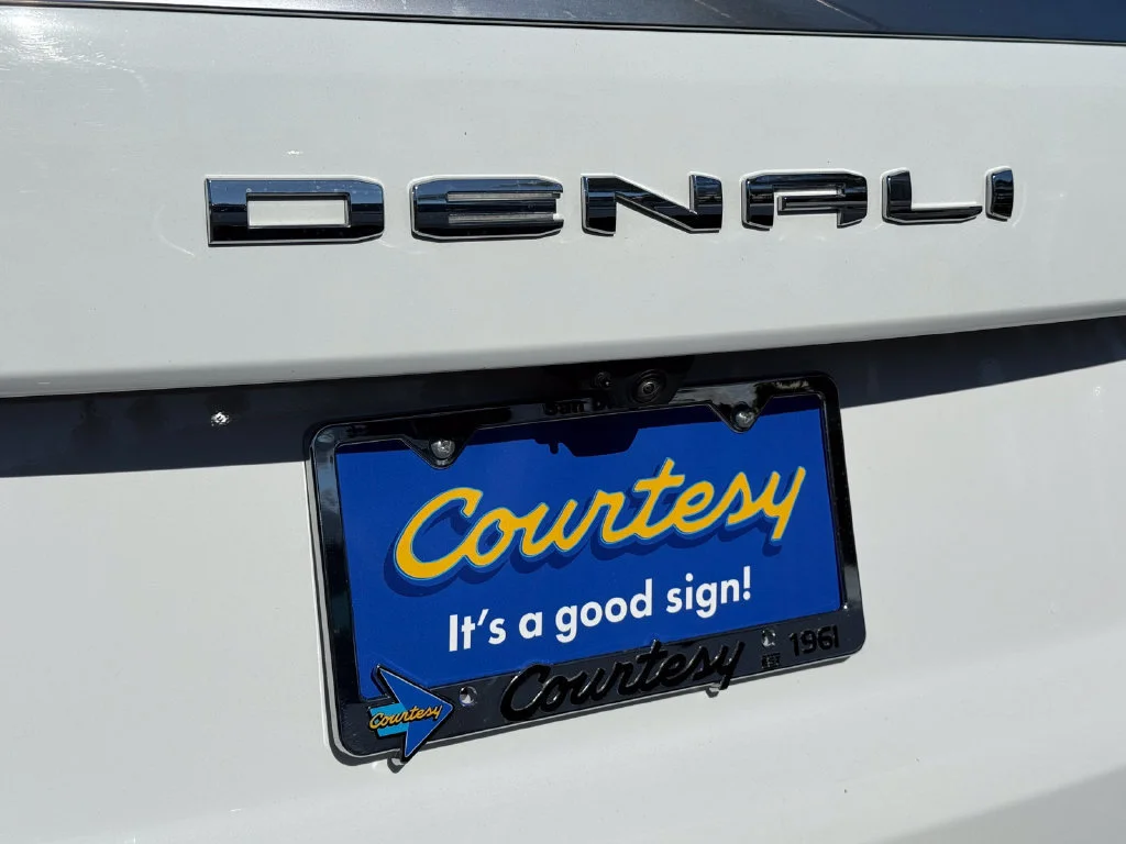 Used 2025 Summit White GMC Denali image 11