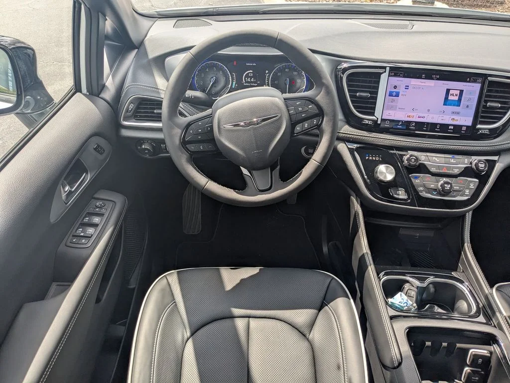 2026 Chrysler Pacifica Limited - Photo 16