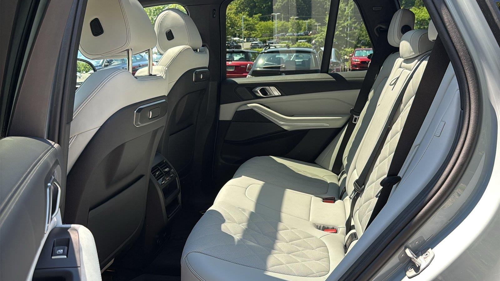 Used 2024 Brooklyn Grey Metallic BMW xDrive40i image 24