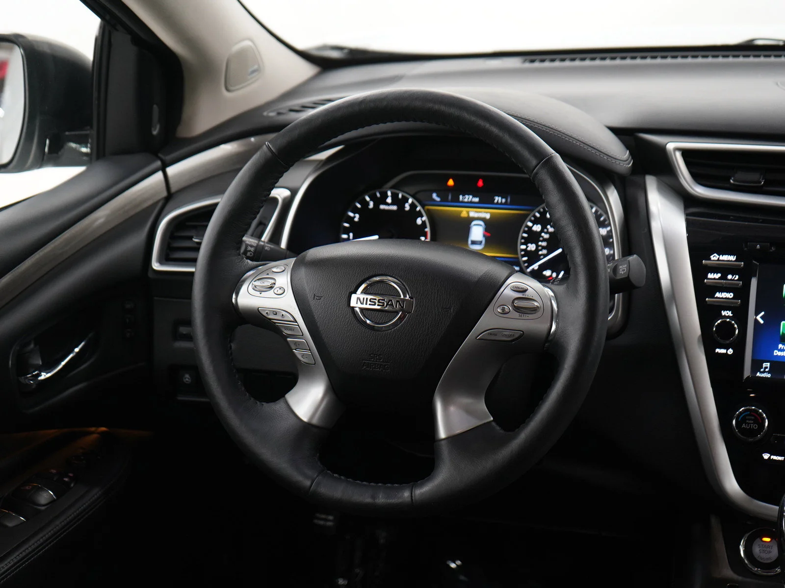 Used 2018 White Nissan SL image 14