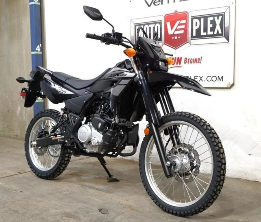 New 2026 BLACK Yamaha 125R image 3