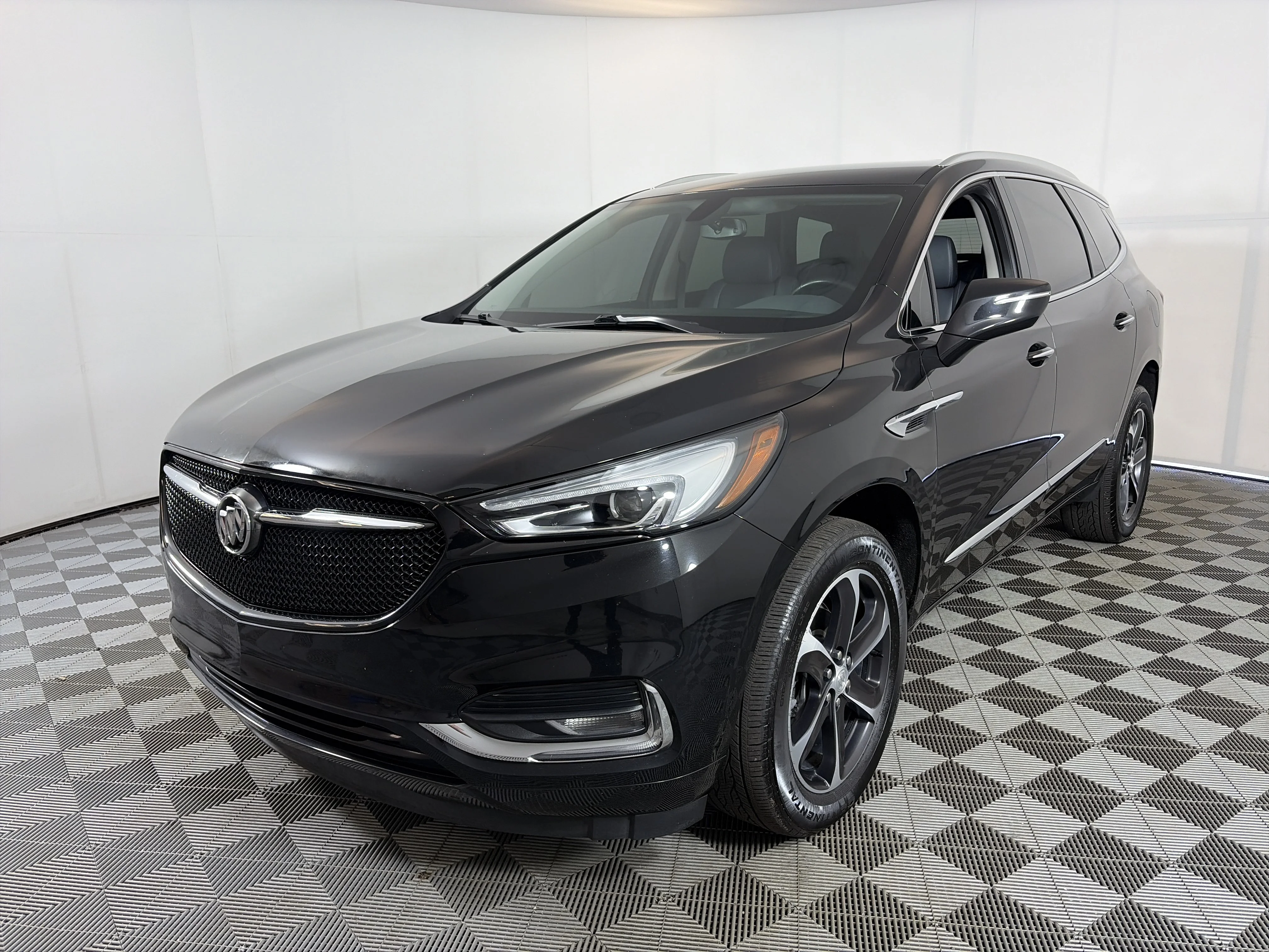 Used 2021 Includes Spectra Gray lower exterior accent color.) Buick Essence image 2