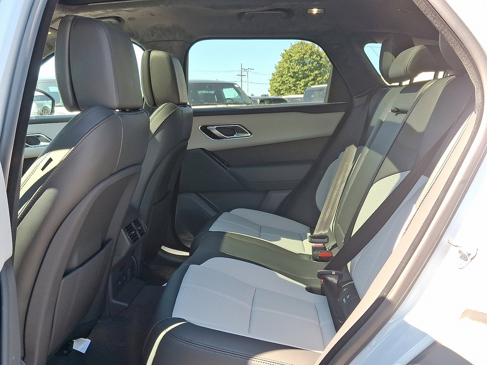 2026 Land Rover Range Rover Velar Autobiography - Photo 10