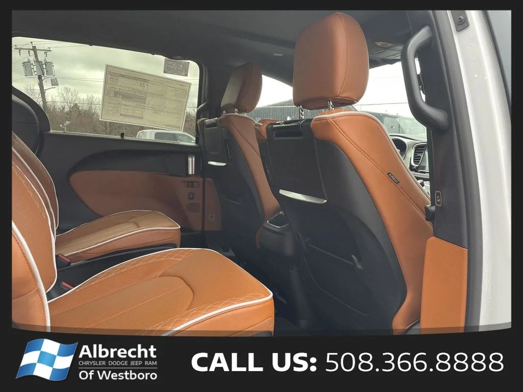 New 2026 Bright White Clear-Coat Exterior Paint Chrysler Pinnacle image 14