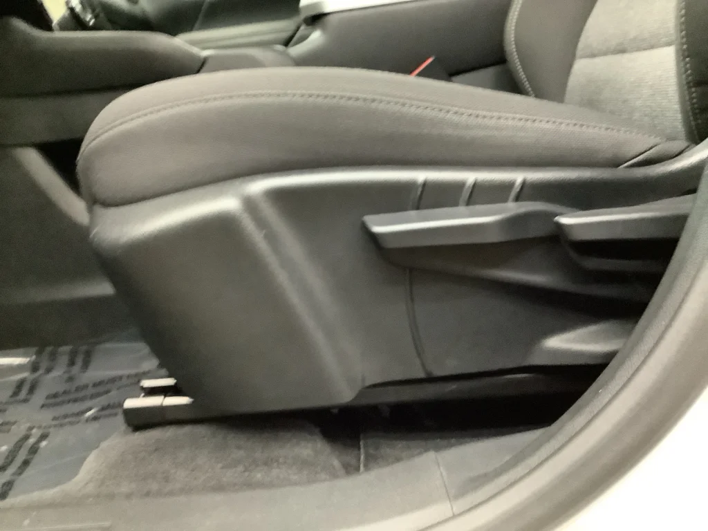 Used 2025 Summit White GMC AWD Elevation image 13
