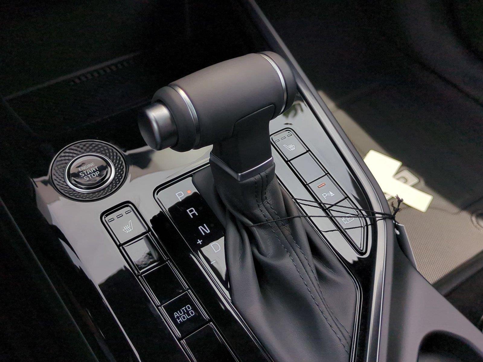 New 2026 Snow White Pearl Kia EX image 30