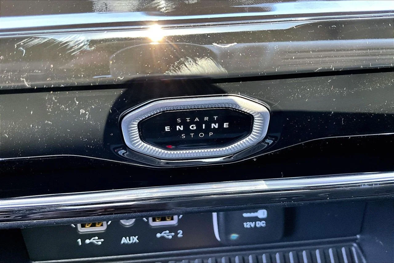 New 2027 High-Gloss Black Paint Jeep Laredo Altitude image 16