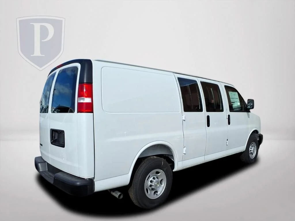 2025 Chevrolet Express Cargo Work Van - Photo 6
