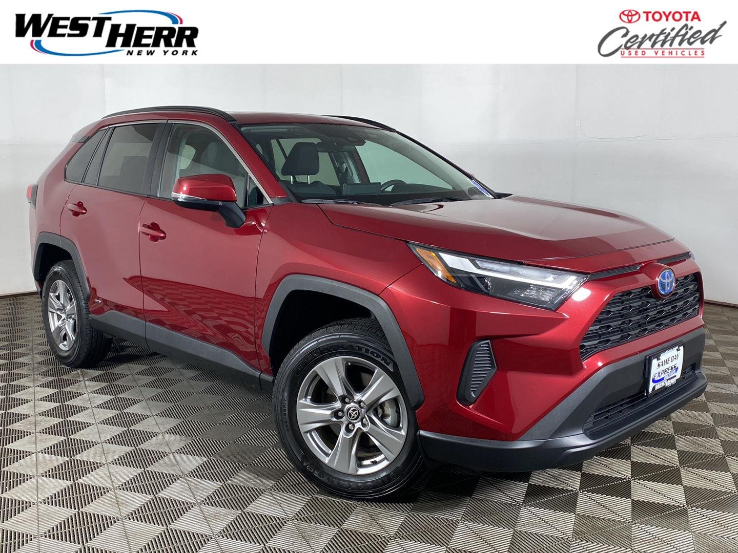 Used 2024 Ruby Flare Pearl Toyota XLE image 1