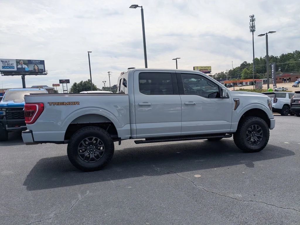 Used 2023  Ford Tremor image 4