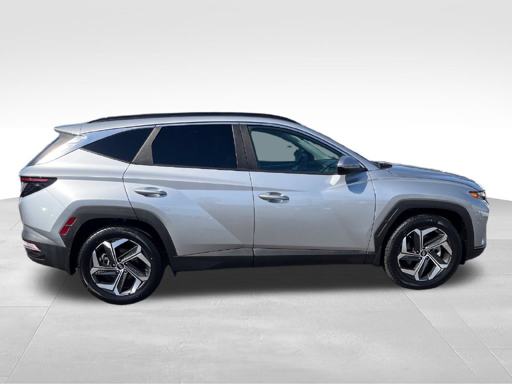 Used 2023 Silver Hyundai SEL image 6