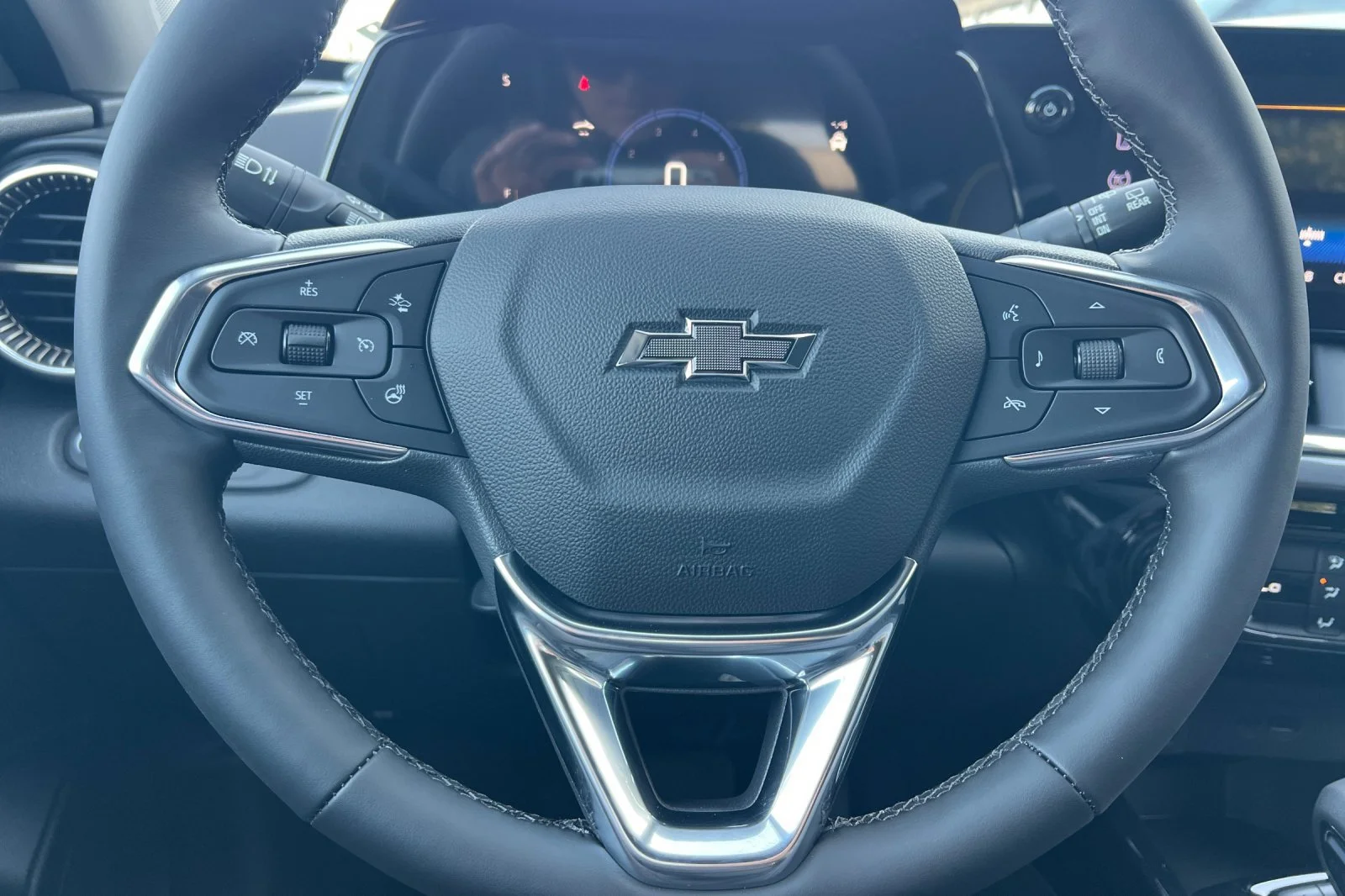 New 2026 Mosaic Black Metallic Chevrolet ACTIV image 23