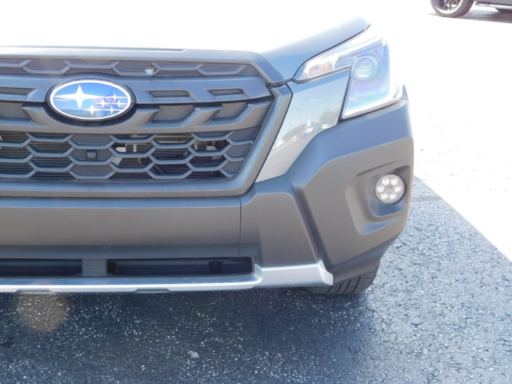 Used 2024 Gray Metallic Subaru Wilderness image 9