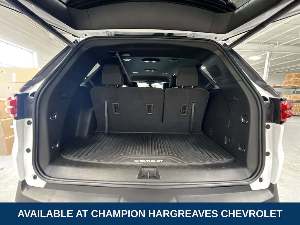 Used 2023 Summit White Chevrolet LT Cloth image 34