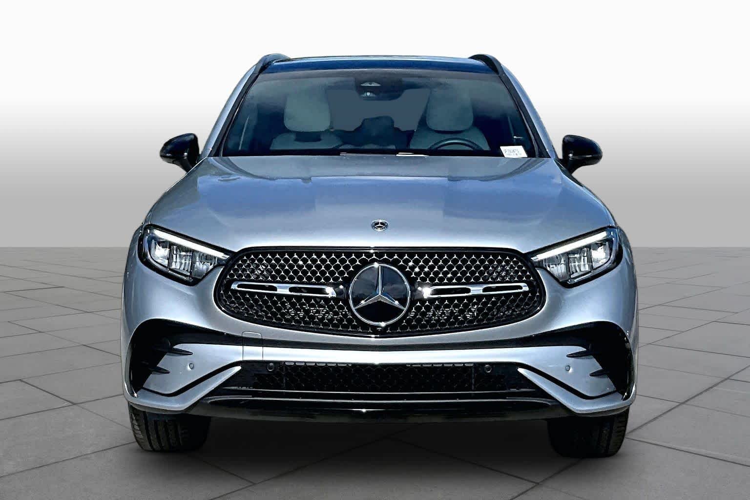 Used 2025 Cirrus Silver Metallic Mercedes-Benz GLC 300 image 4