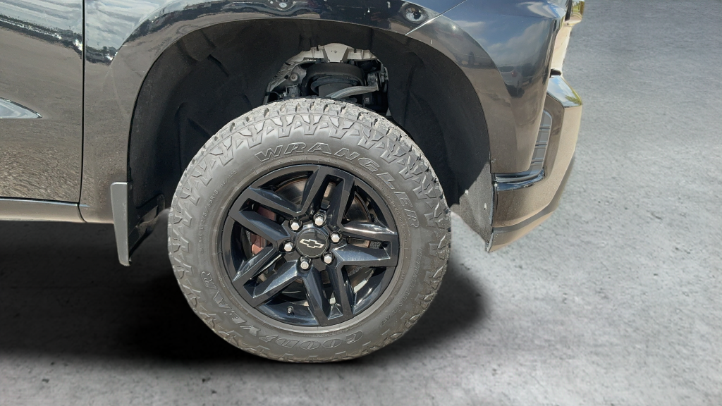 Used 2020 Black Chevrolet Custom Trail Boss image 25