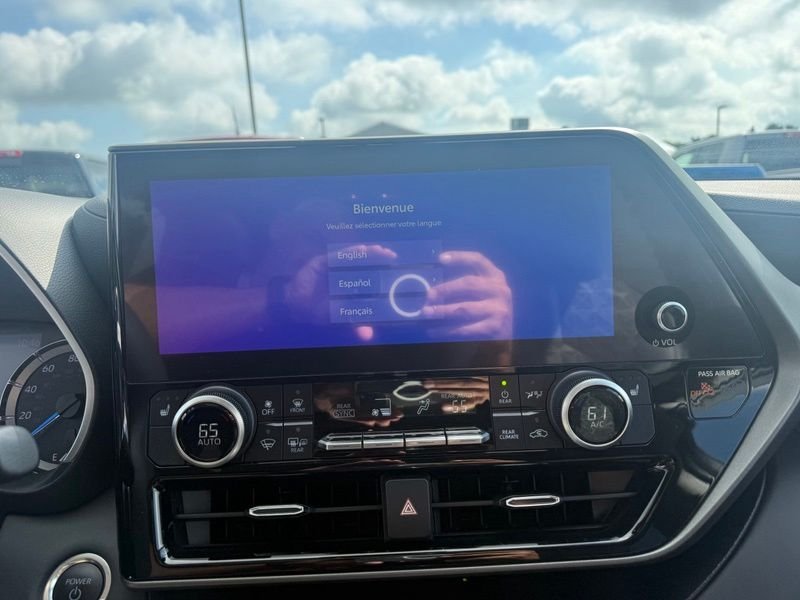 Used 2024  Toyota XLE image 10