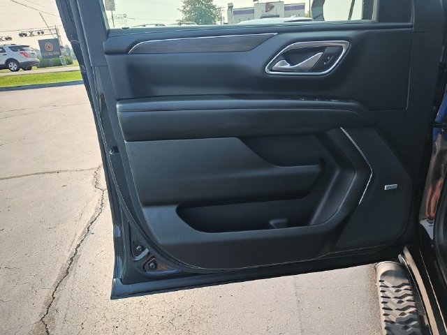 Used 2024 Black Chevrolet Z71 image 12