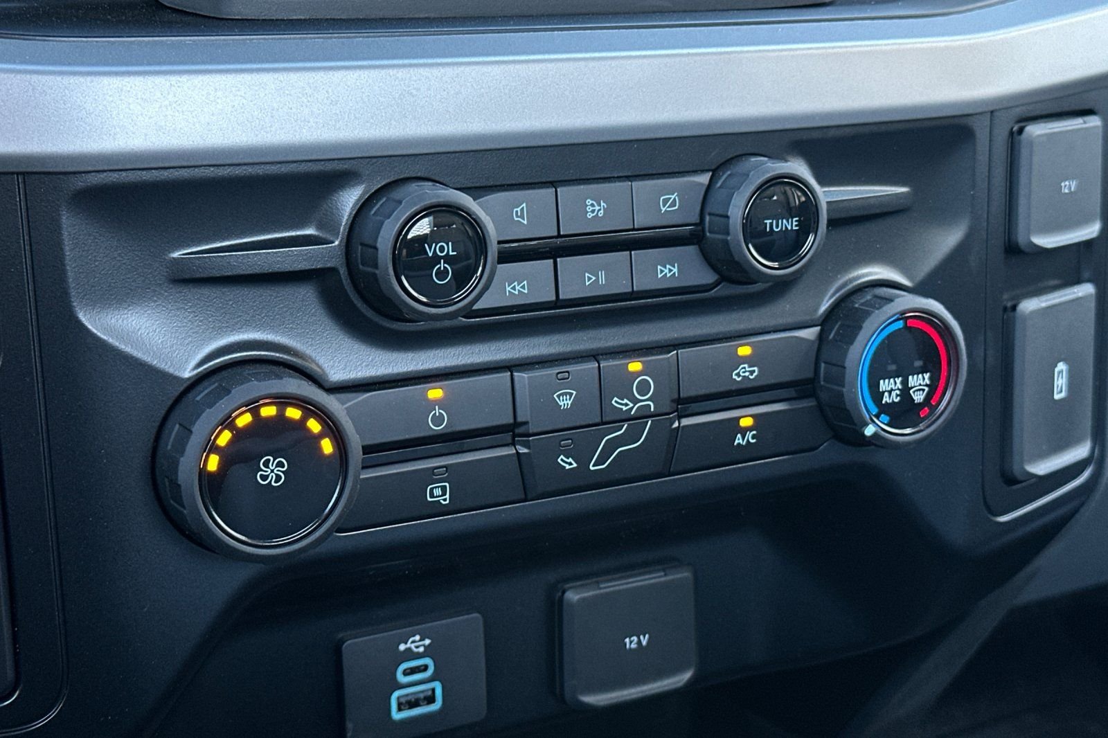 2024 Ford F-450 Super Duty Chassis Cab XL - Photo 17