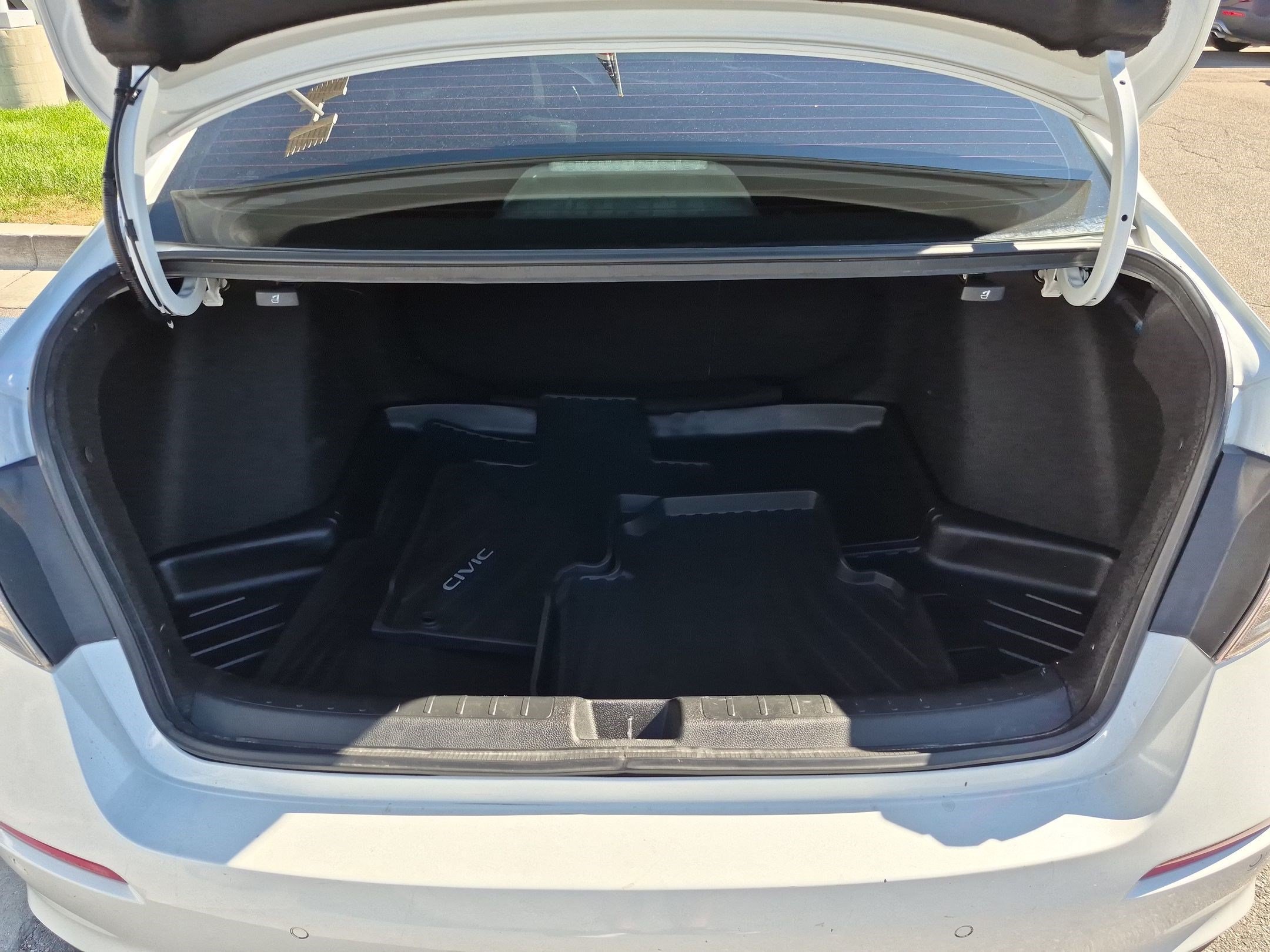 Used 2022 Platinum White Pearl Honda Touring image 29
