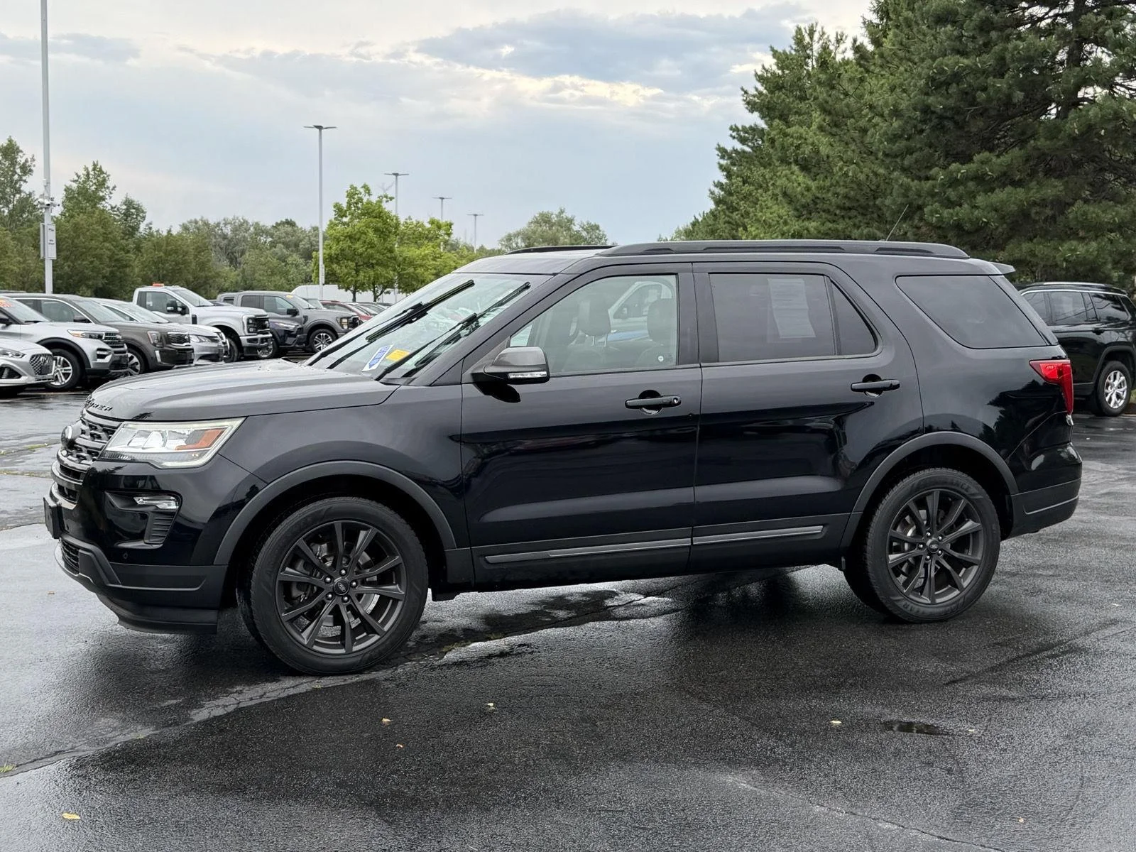 Used 2018 Shadow Black Ford XLT image 4