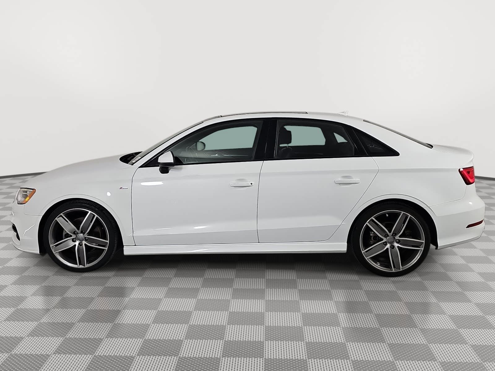 Used 2016 White Audi 1.8T Premium image 5